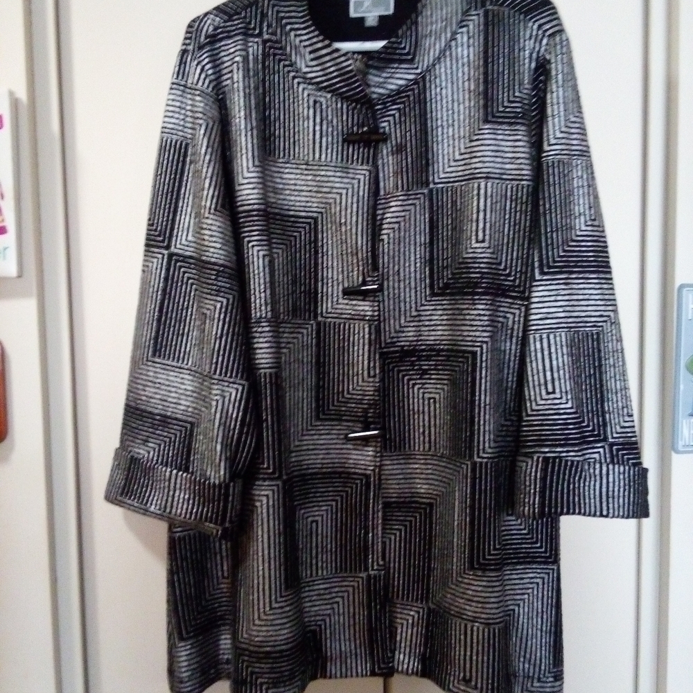 Women's Jacket - Picture 2 of 14
